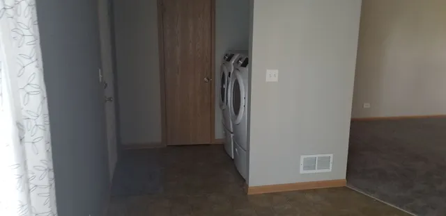 $2,080 | 705 Four Seasons Boulevard, Aurora, IL 60504