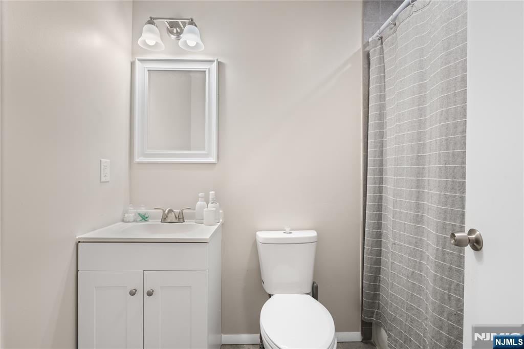 13 Hunters Lane Andover, NJ 07821 - Photo 11 of 35