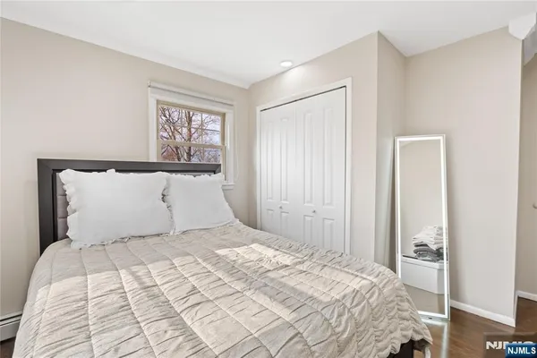 $550,000 | 13 Hunters Lane, Andover, NJ 07821