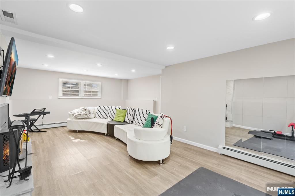 13 Hunters Lane Andover, NJ 07821 - Photo 19 of 35