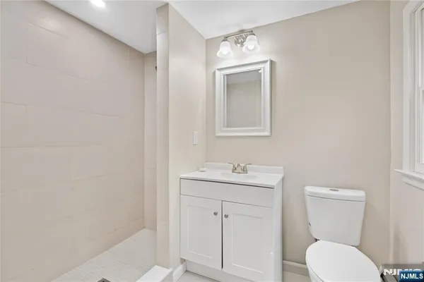 $550,000 | 13 Hunters Lane, Andover, NJ 07821