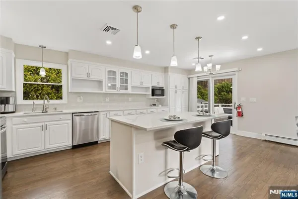 $550,000 | 13 Hunters Lane, Andover, NJ 07821