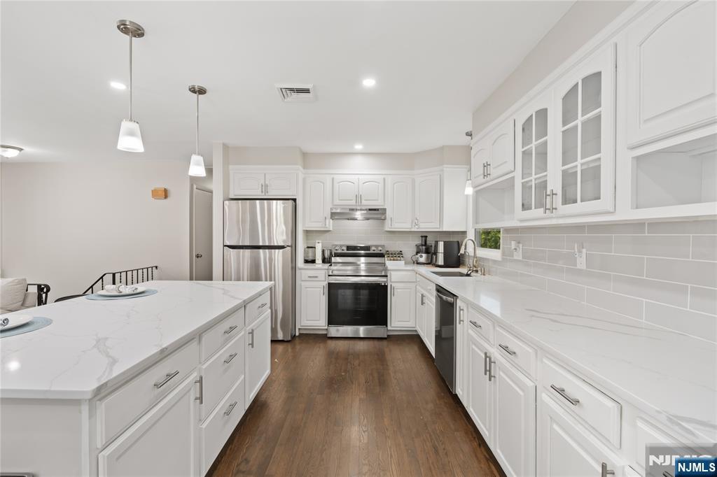 13 Hunters Lane Andover, NJ 07821 - Photo 10 of 35