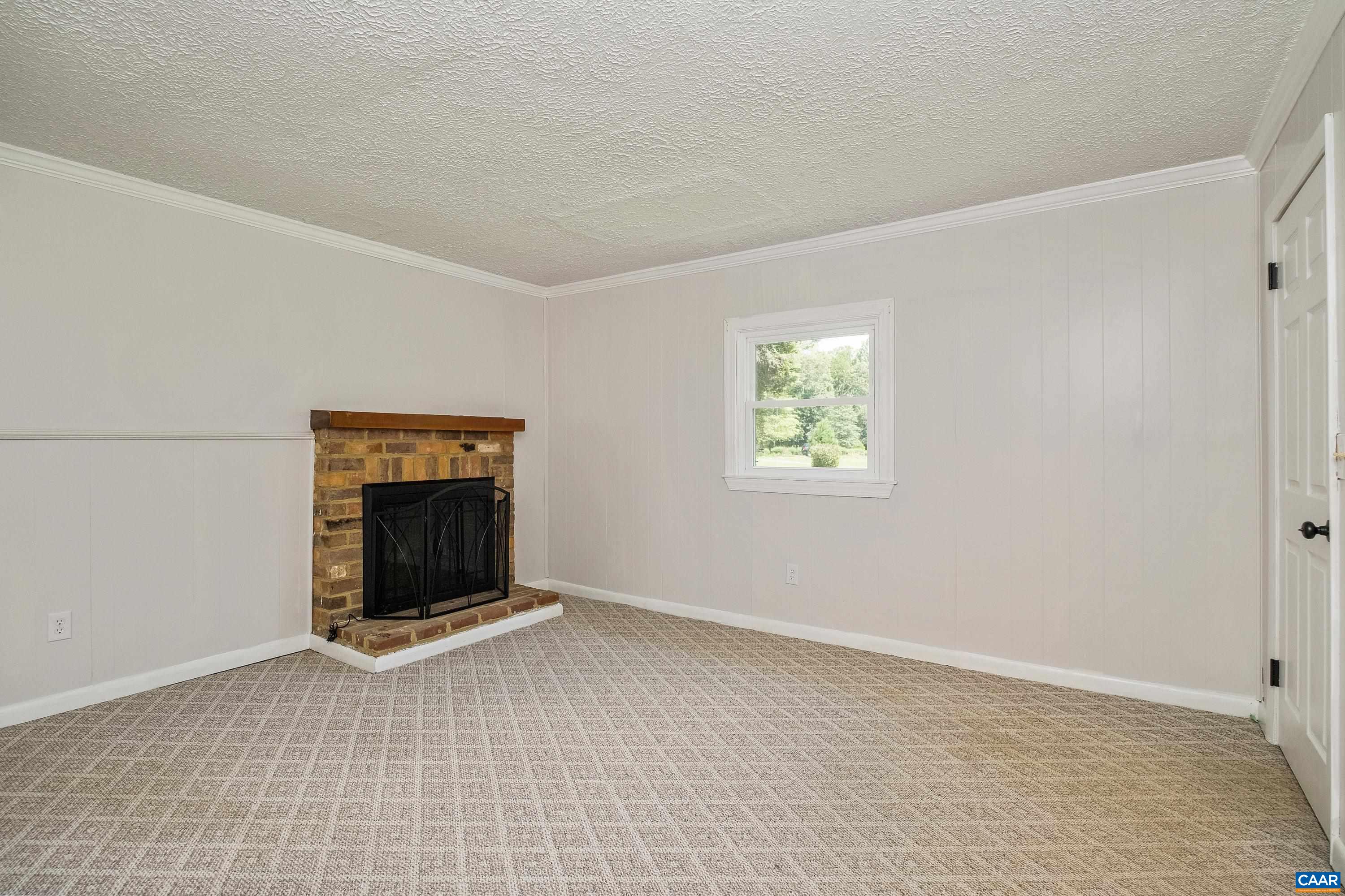 578 Maxfield Road Keswick, VA 22947 - Photo 23 of 39 an empty room with windows