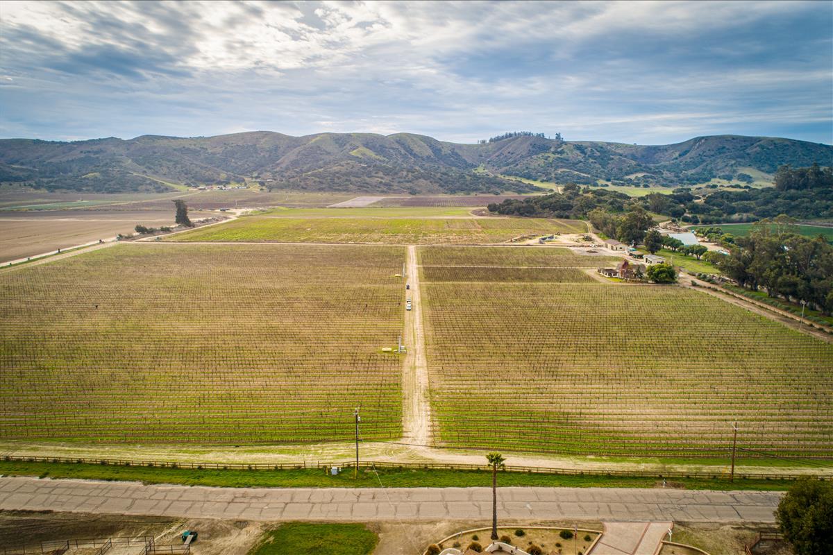 4892 Hapgood Road Lompoc, CA 93436 - Photo 9 of 32 a view of an ocean and a mountain