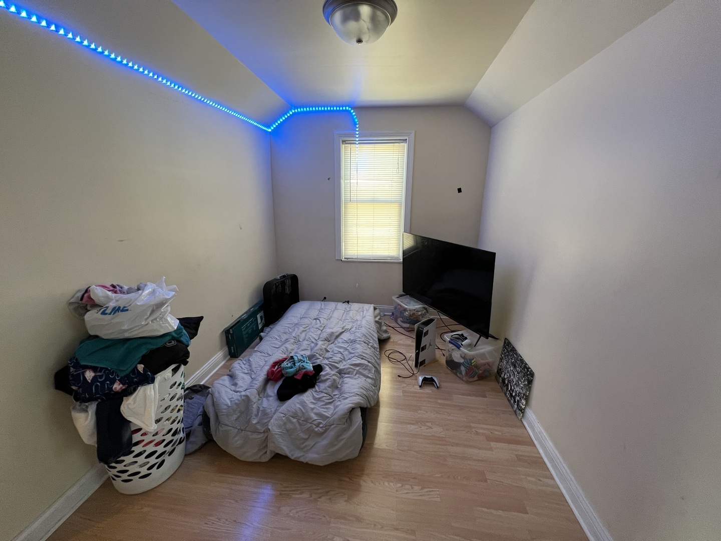 7501 West 58th Street Summit, IL 60501 - Photo 7 of 8 a bedroom with bed and a window