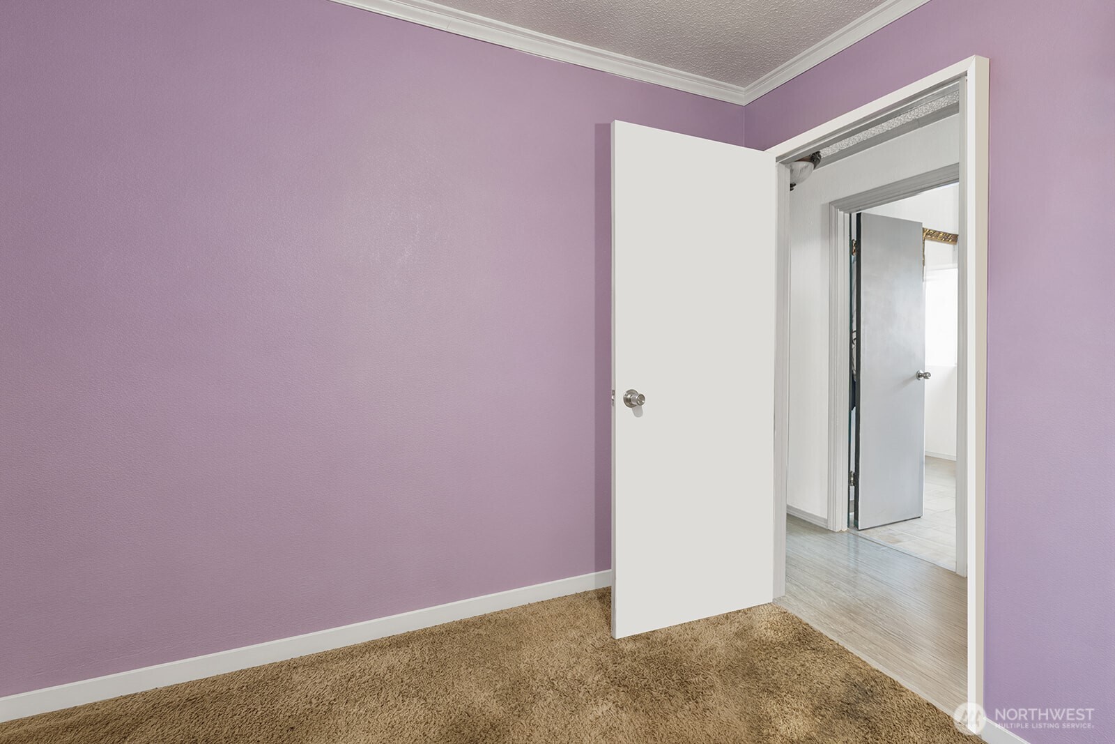 700 Harding Road Aberdeen, WA 98520 - Photo 10 of 21 an empty room with closet