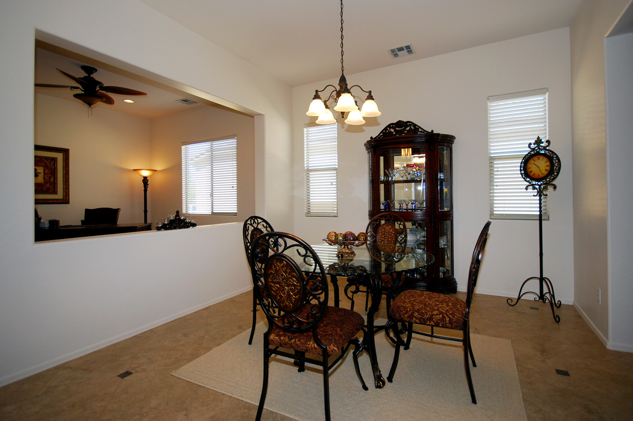 4562 East Rakestraw Lane Gilbert, AZ 85298 - Photo 4 of 10 Dining Area