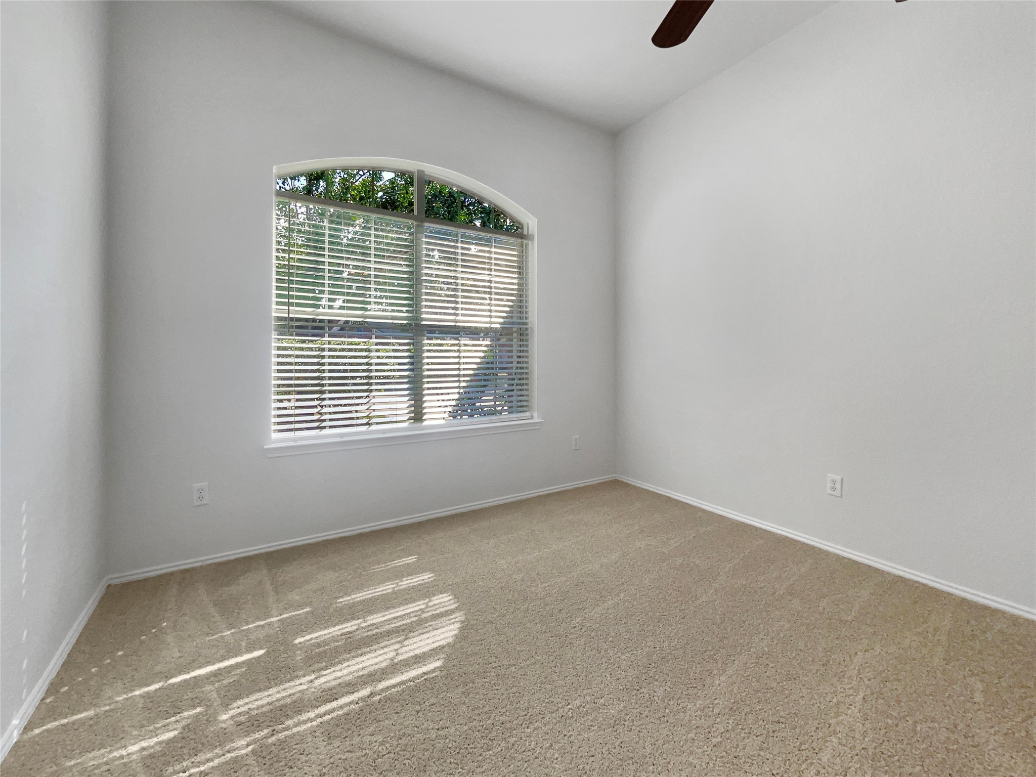 18810 Appletree Ridge Road Houston, TX 77084 - Photo 10 of 24 an empty room with a window