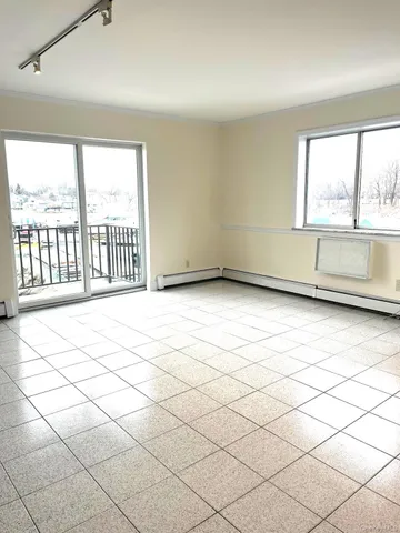 $3,500 | 520 Ellsworth Avenue, Unit 2B | Throgs Neck
