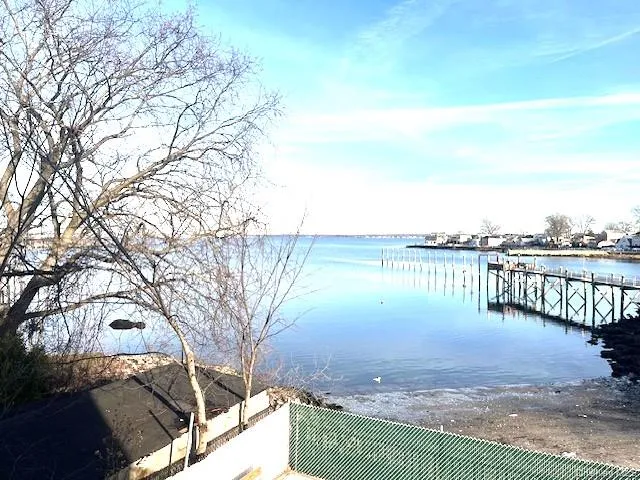 $3,300 | 520 Ellsworth Avenue, Unit 2B | Throgs Neck
