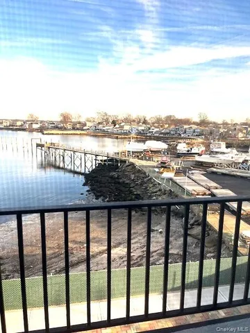 $3,300 | 520 Ellsworth Avenue, Unit 2B | Throgs Neck