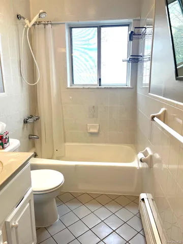 $3,300 | 520 Ellsworth Avenue, Unit 2B | Throgs Neck
