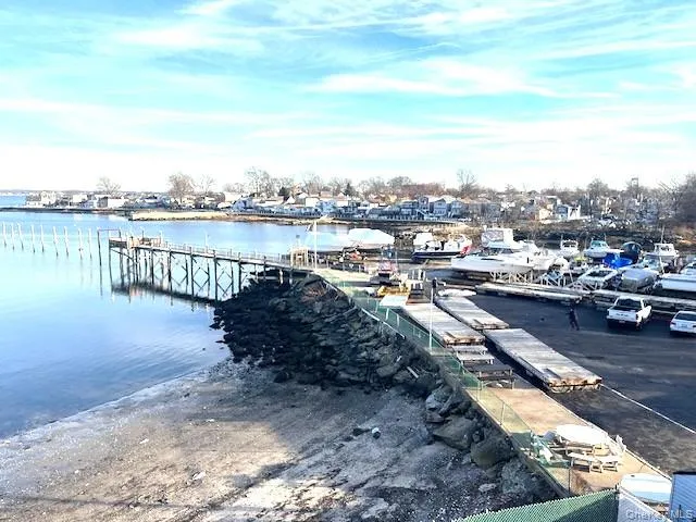 $3,300 | 520 Ellsworth Avenue, Unit 2B | Throgs Neck