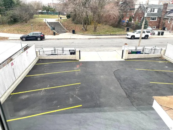 $3,300 | 520 Ellsworth Avenue, Unit 2B | Throgs Neck