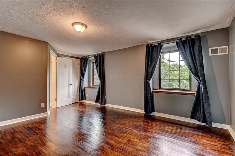 1327 Washington Road Pittsburgh, PA 15228 - Photo 13 of 25 Gallery Image 13