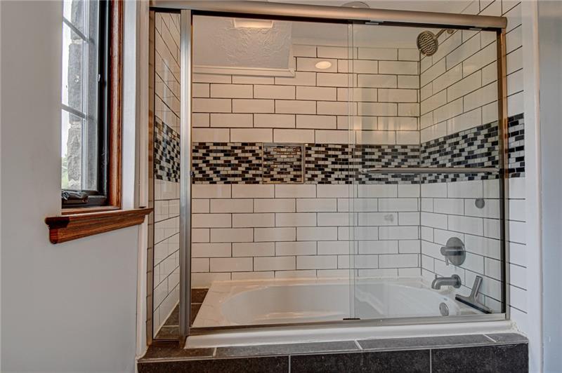 1327 Washington Road Pittsburgh, PA 15228 - Photo 19 of 25 Gallery Image 19