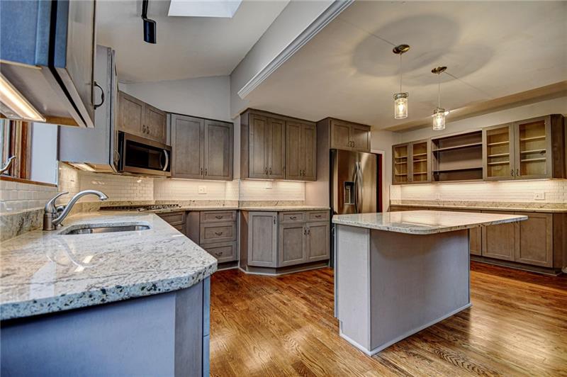 1327 Washington Road Pittsburgh, PA 15228 - Photo 9 of 25 Gallery Image 9