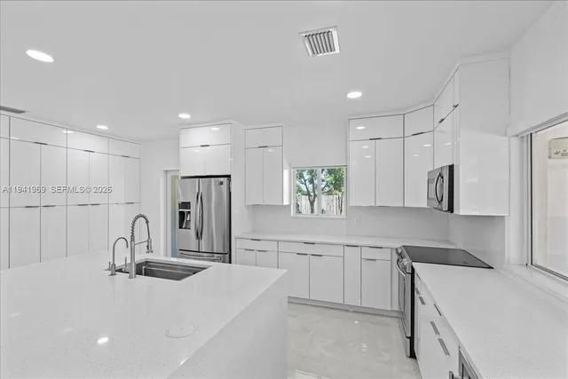 $4,000 | 24555 Southwest 167th Avenue, Unit 1, Homestead, FL 33031