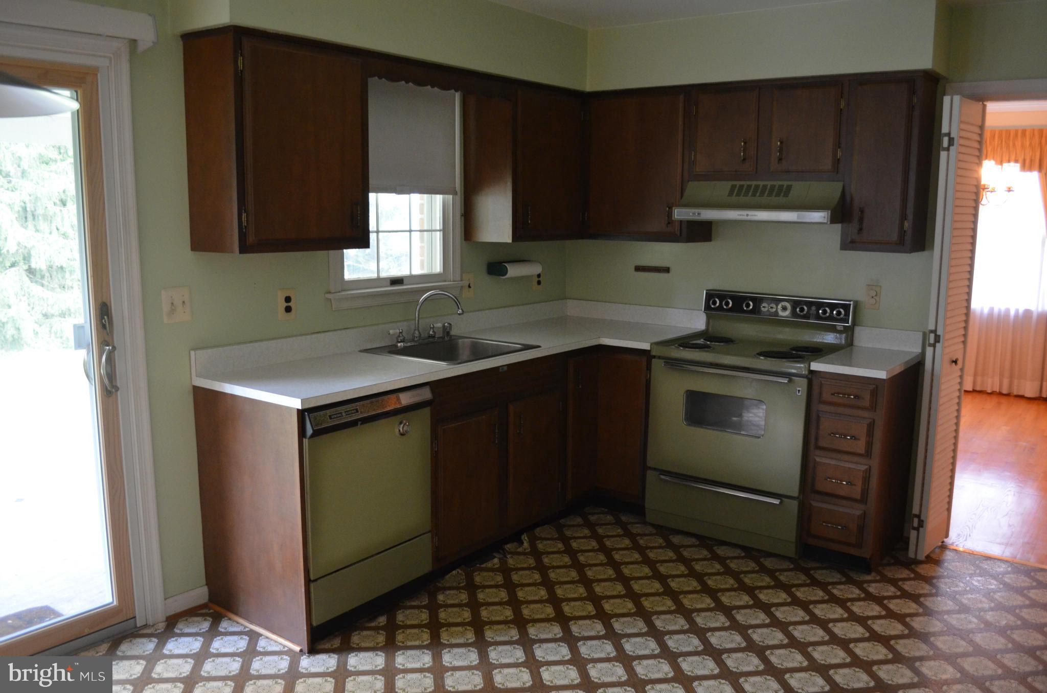 14311 Dairydale Road Baldwin, MD 21013 - Photo 9 of 17 Kitchen