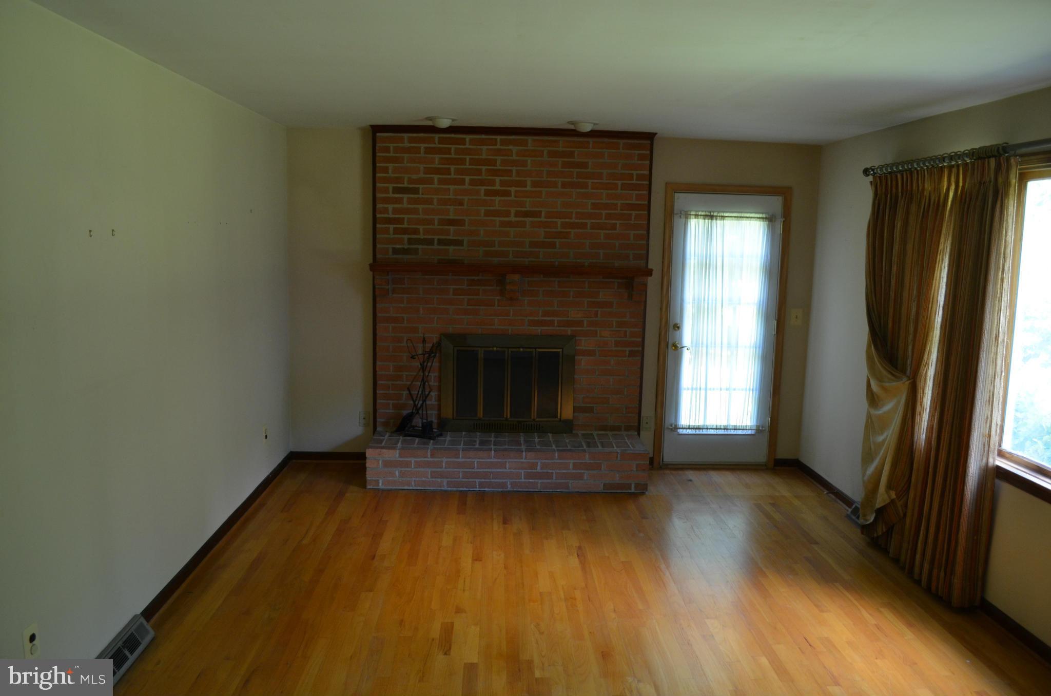 14311 Dairydale Road Baldwin, MD 21013 - Photo 10 of 17 Family Room