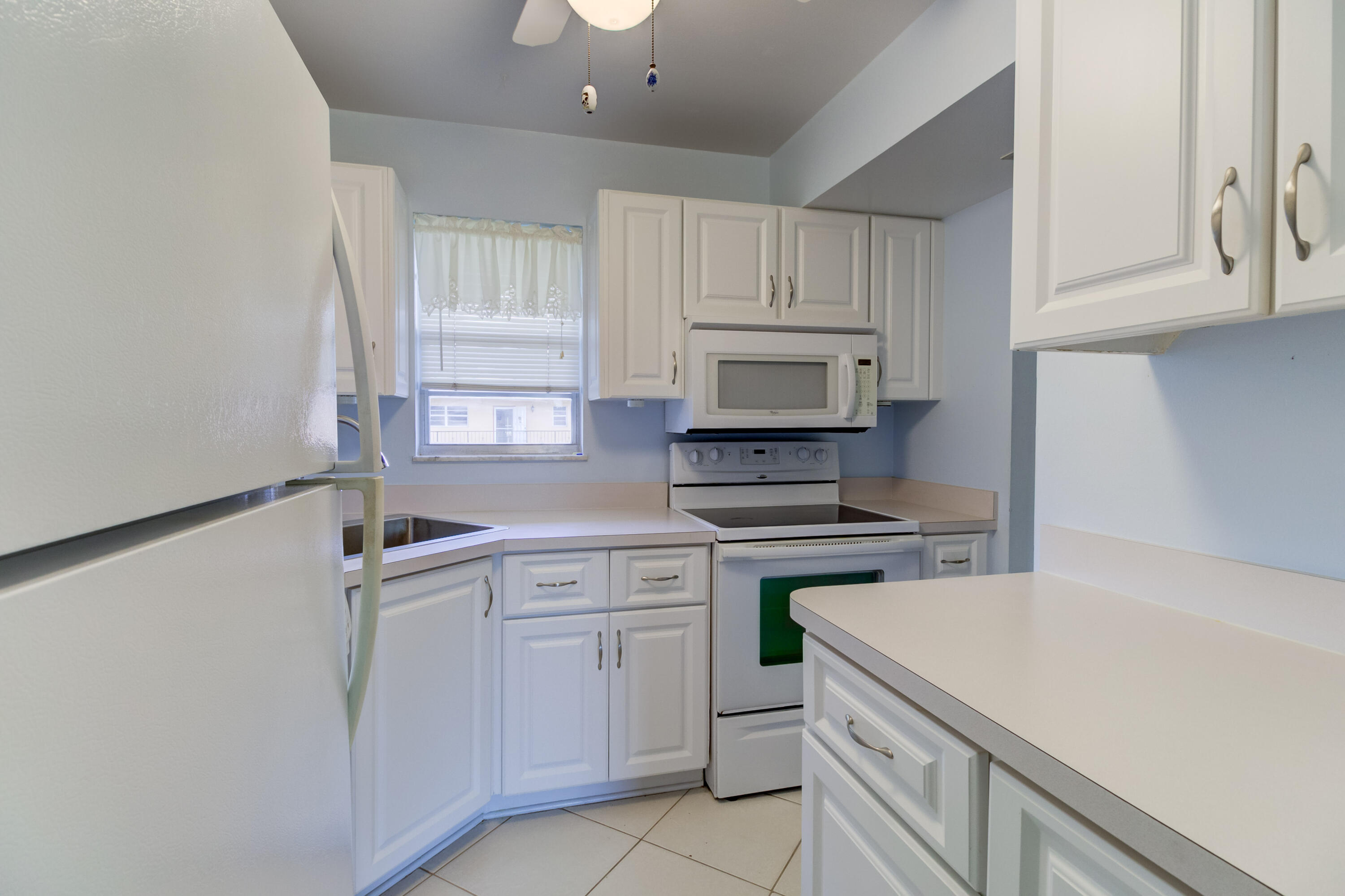1943 Southwest Palm City Road, Unit G Stuart, FL 34994 - Photo 7 of 15 Kitchen