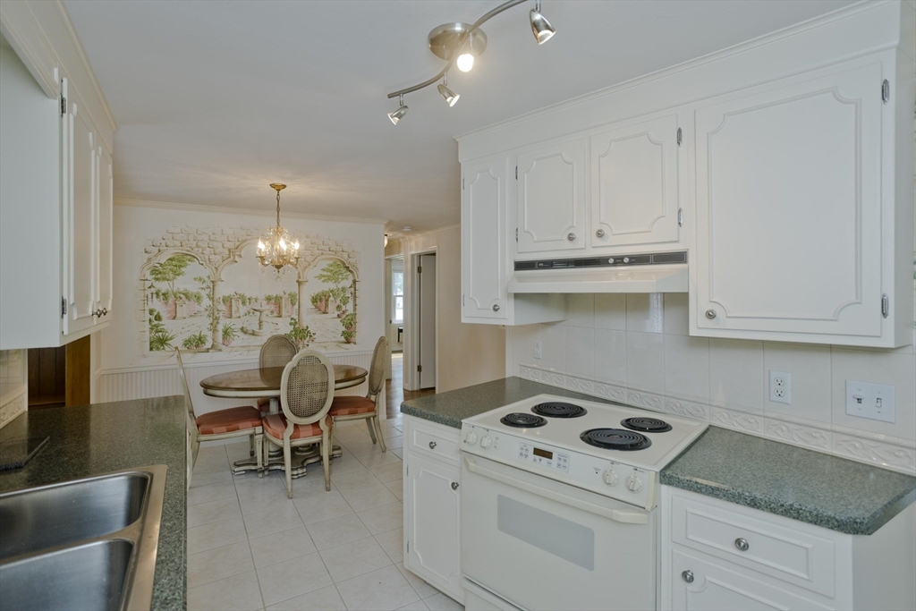 190 Mary Coburn Road Springfield, MA 01129 - Photo 19 of 31