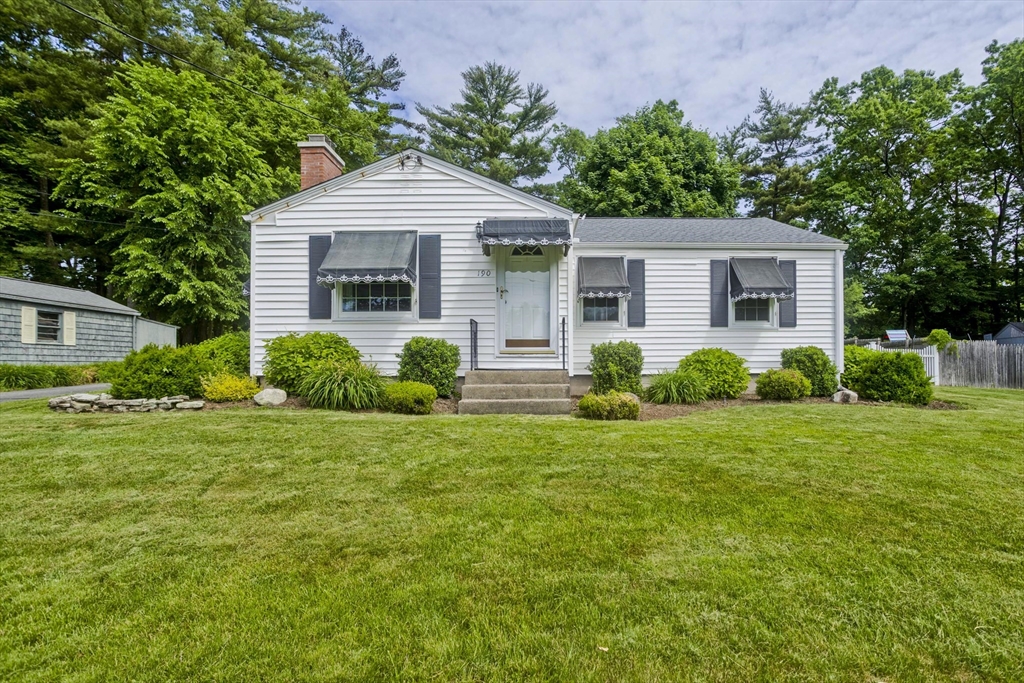 190 Mary Coburn Road Springfield, MA 01129 - Photo 2 of 31