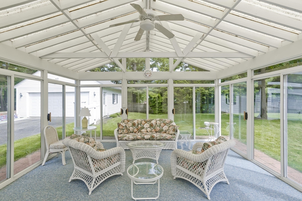 190 Mary Coburn Road Springfield, MA 01129 - Photo 10 of 31