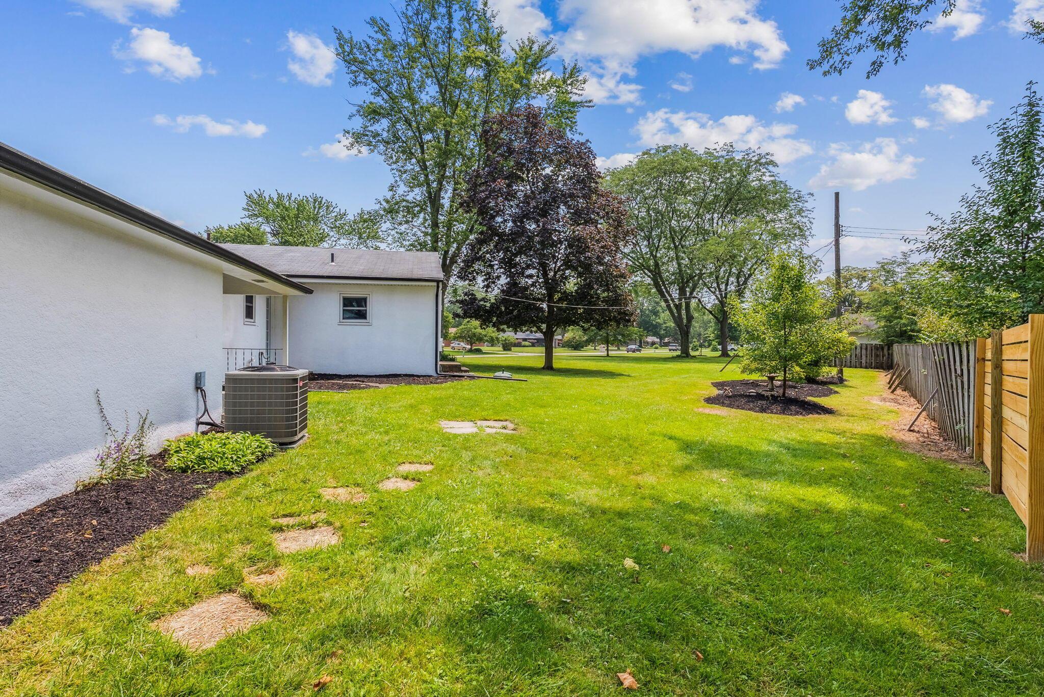 5115 Henderson Heights Road Columbus, OH 43220 - Photo 52 of 54 52-web-or-mls-5115-henderson-heights-rd