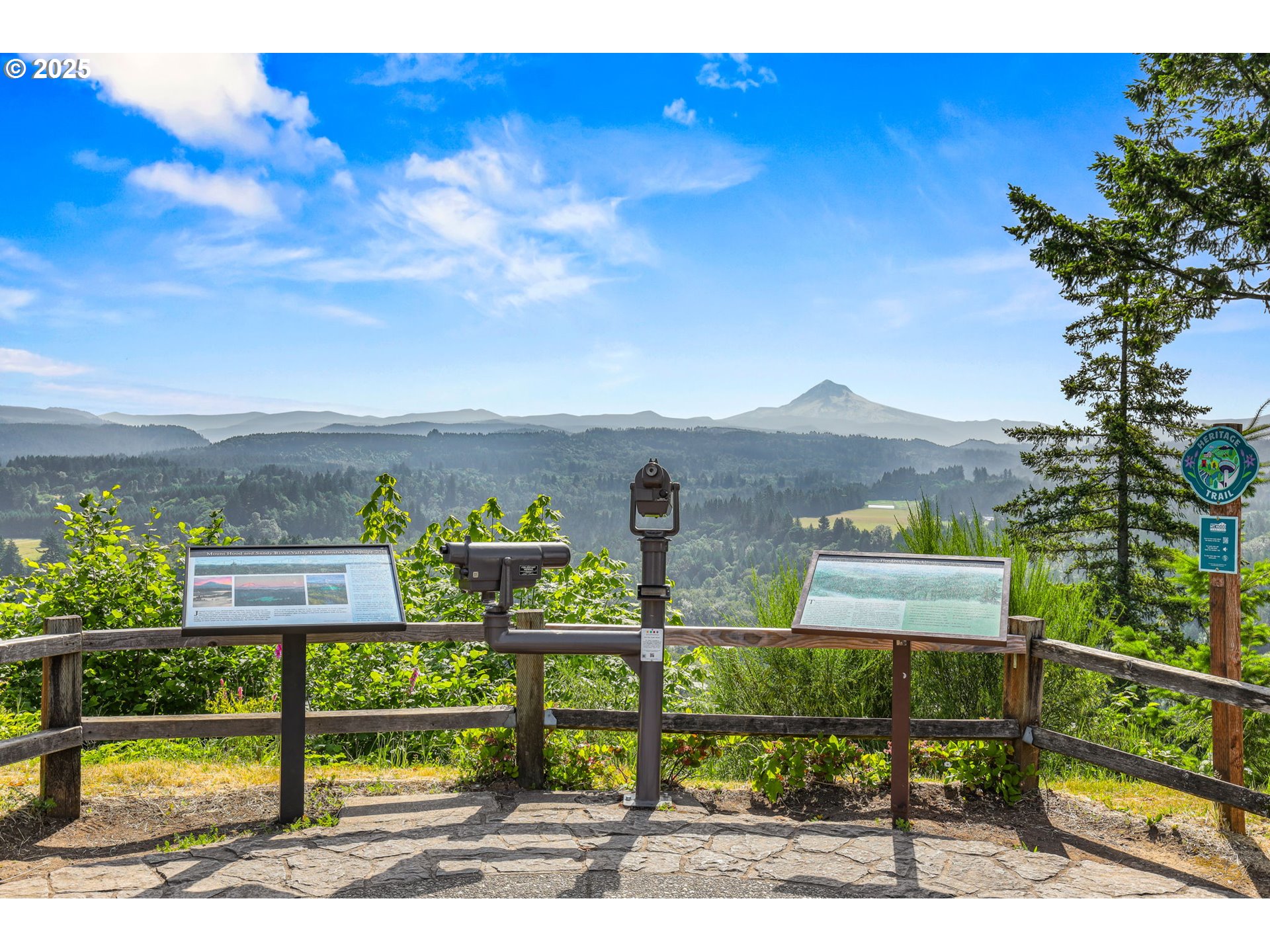 38565 Pleasant Street Sandy, OR 97055 - Photo 5 of 13 a view of a city