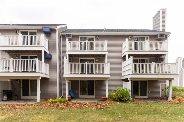 $319,900 | 213 Bayberry Hill Lane, Unit 213, Leominster, MA 01453