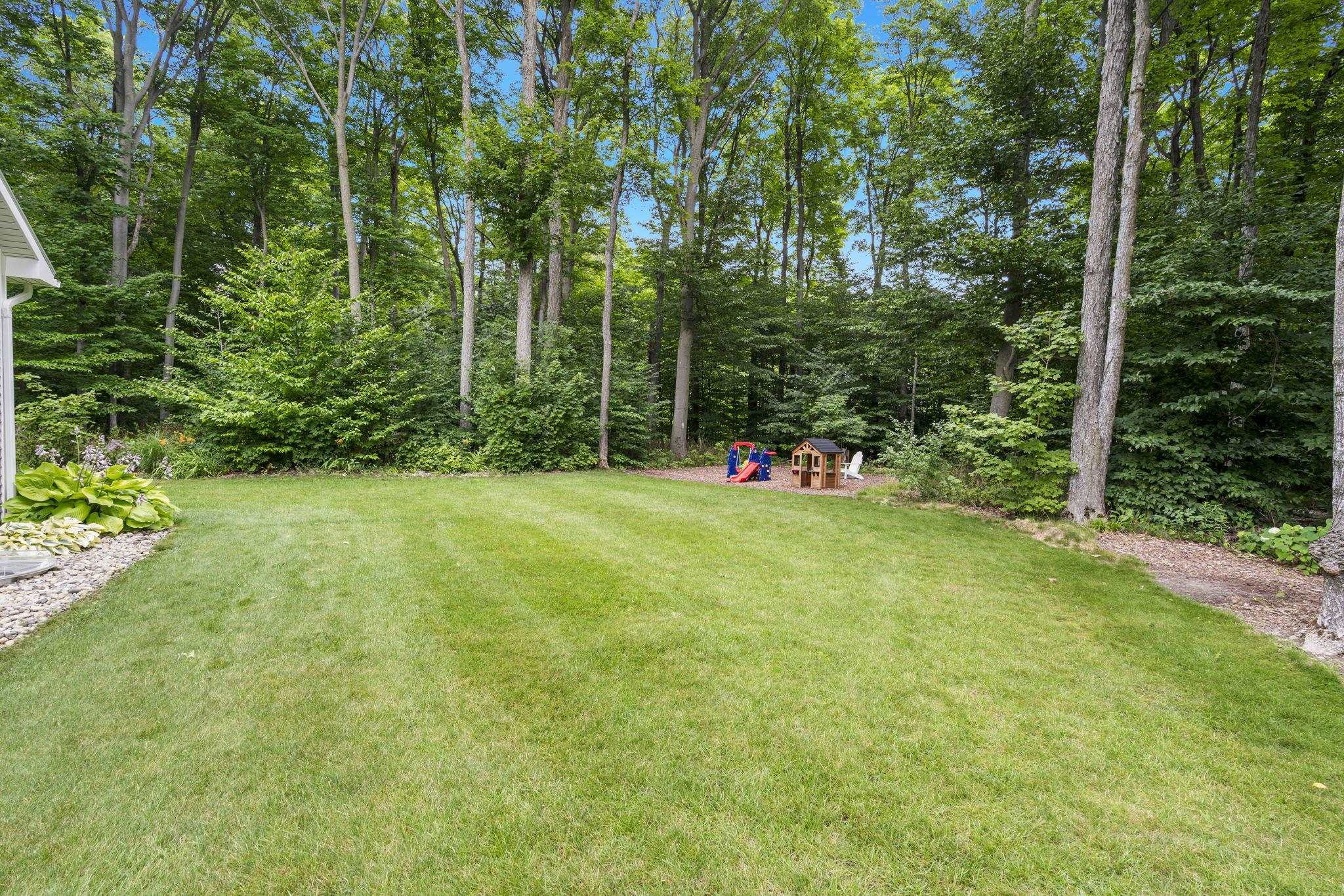 5404 Barney Road Traverse City, MI 49684 - Photo 4 of 47 1947951-b596cfbb-4558-4498-9147-cf9b9e14eb0a.JPG