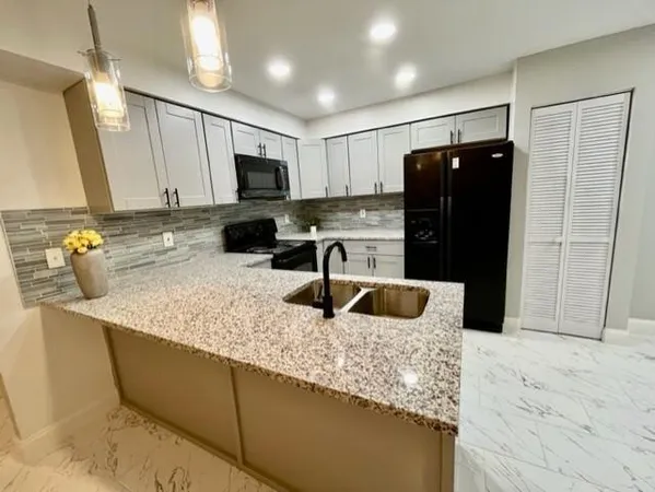 $2,200 | 4372 Lamson Avenue, Spring Hill, FL 34608