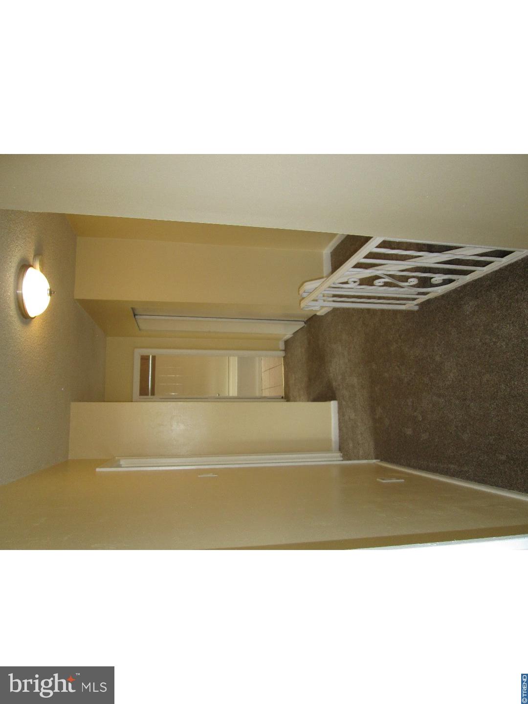1840 Tomlinson Road Philadelphia, PA 19116 - Photo 16 of 25 Hallway