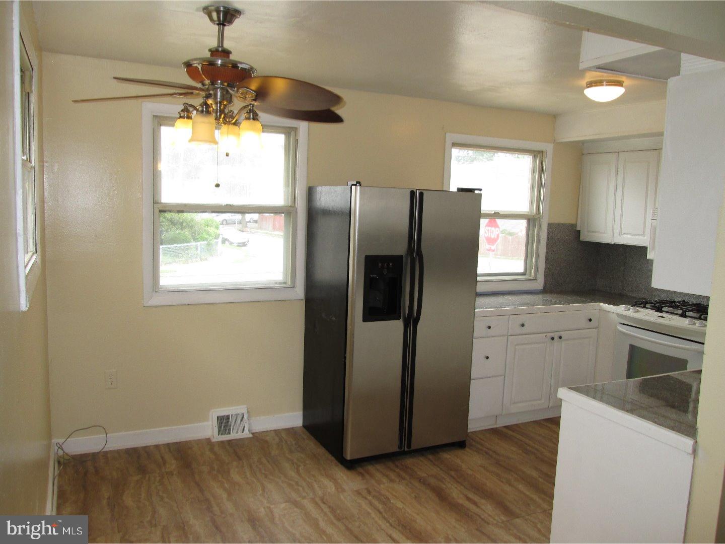 1840 Tomlinson Road Philadelphia, PA 19116 - Photo 5 of 25 Kitchen