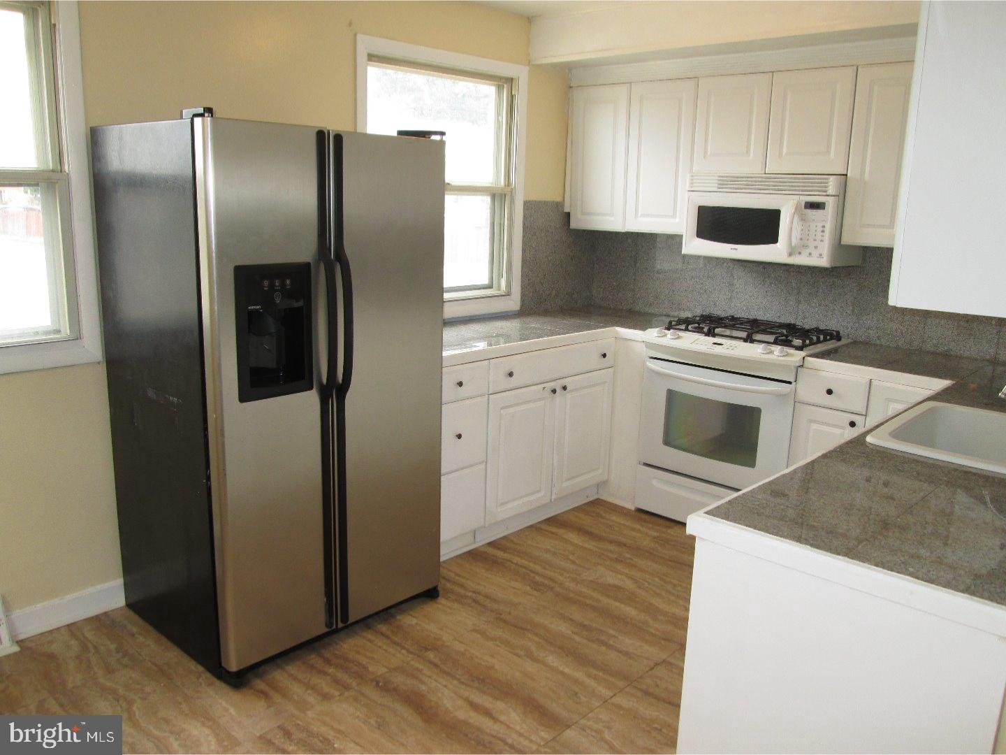 1840 Tomlinson Road Philadelphia, PA 19116 - Photo 6 of 25 Kitchen