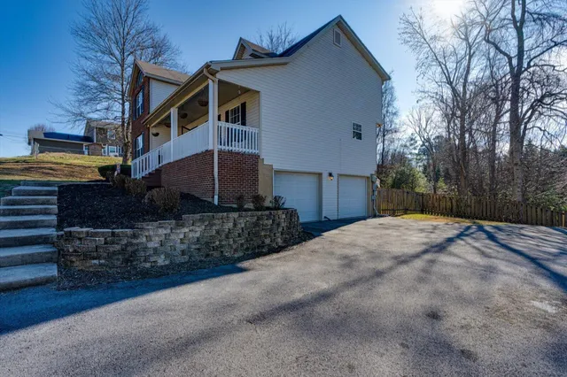 $409,900 | 7010 Barleyfield Drive, Harrison, TN 37341