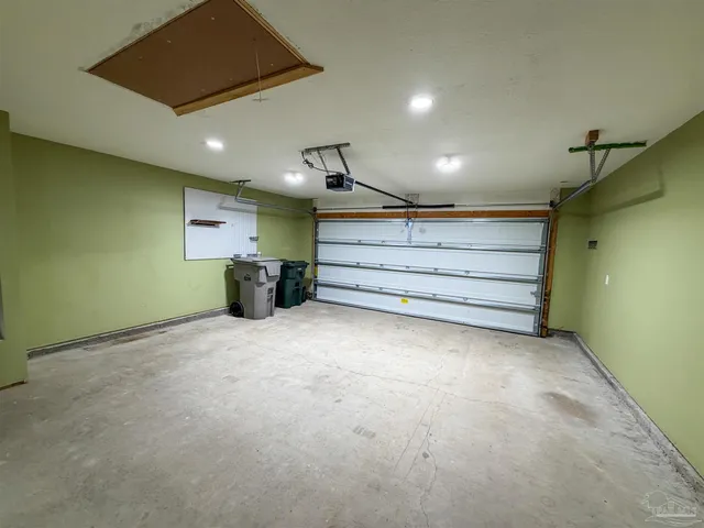 a view of room and utility room