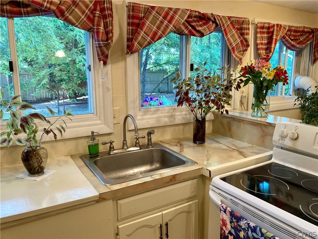 3 Plaza Road Clay, NY 13090 - Photo 12 of 43