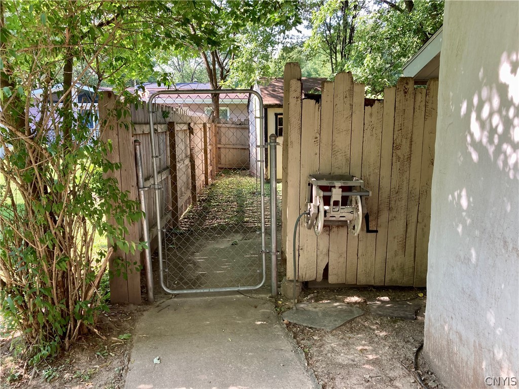 3 Plaza Road Clay, NY 13090 - Photo 33 of 43