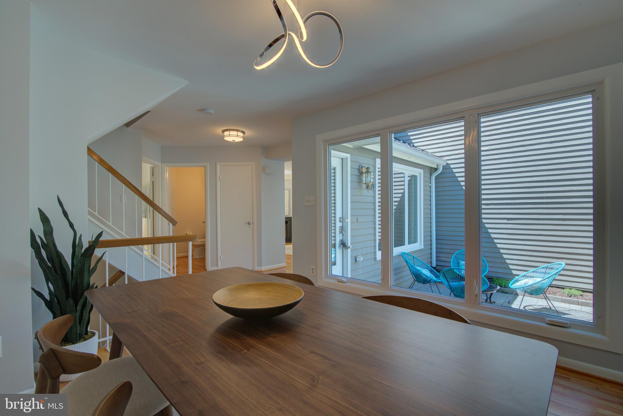 11619 Chapel Cross Way Reston, VA 20194 - Photo 10 of 33 Dining Rm w/Wall of Windows, Views to Front Patio.