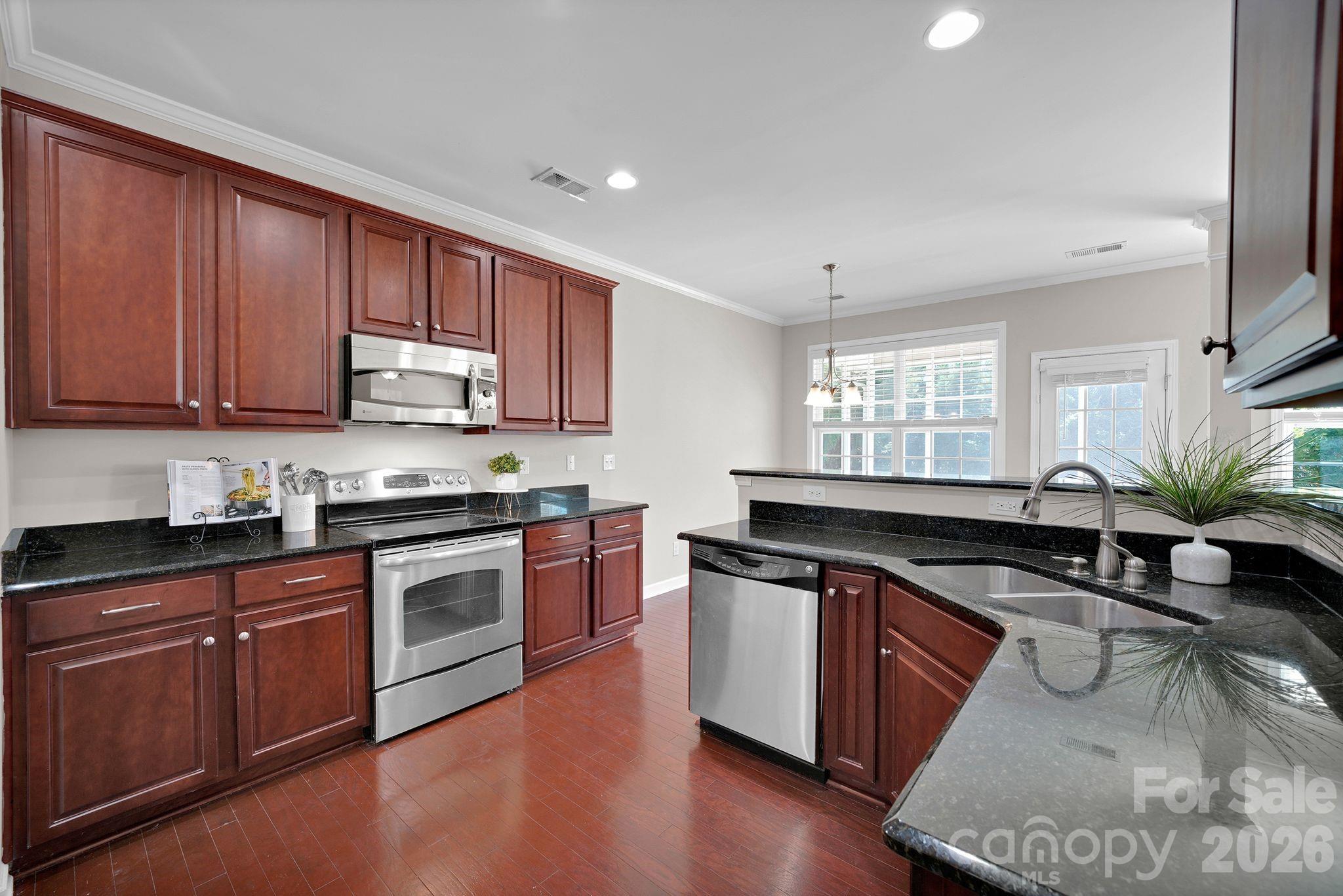 5072 Gladiola Way Tega Cay, SC 29708 - Photo 9 of 40 Gallery Image 9