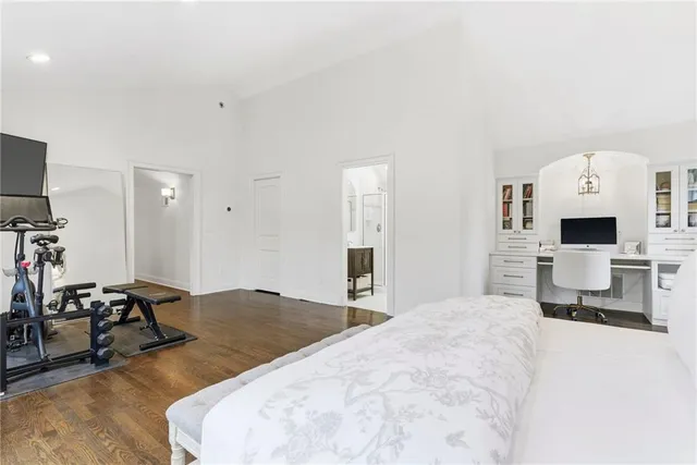 $1,050,000 | 3705 Shawnee Mission Parkway, Fairway, KS 66205