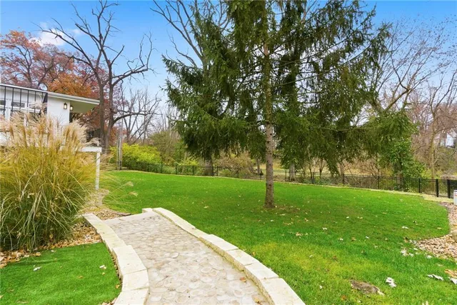 $1,050,000 | 3705 Shawnee Mission Parkway, Fairway, KS 66205