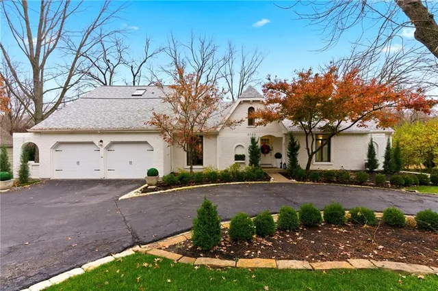 $1,050,000 | 3705 Shawnee Mission Parkway, Fairway, KS 66205