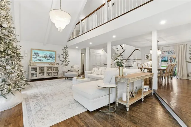 $1,050,000 | 3705 Shawnee Mission Parkway, Fairway, KS 66205