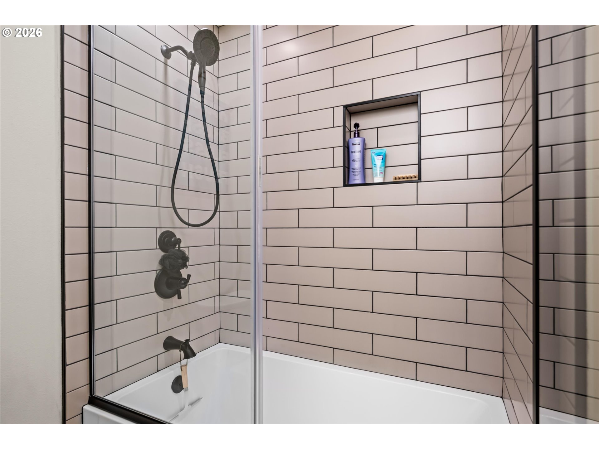 37640 Upper Camp Creek Road Springfield, OR 97478 - Photo 37 of 47 a bathroom with a shower