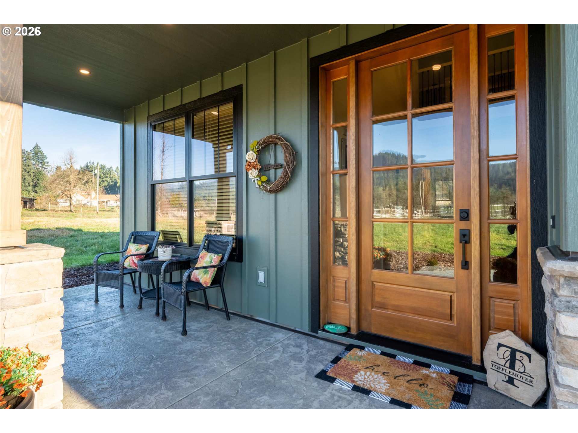 37640 Upper Camp Creek Road Springfield, OR 97478 - Photo 5 of 47 a living room filled with furniture