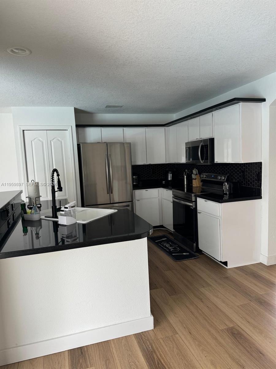 2359 Kings Crest Road Kissimmee, FL 34744 - Photo 4 of 18